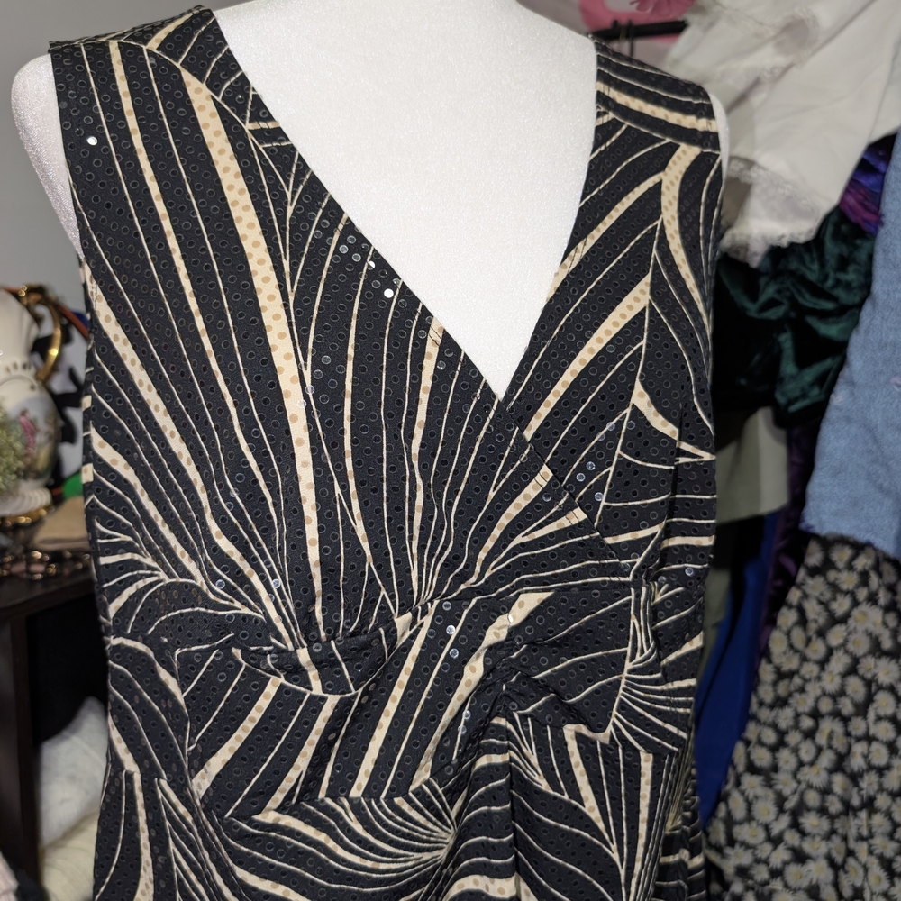 Penningtons Black and Cream Abstract Patterned Asymmetrical Hem Sequin Fairy Top